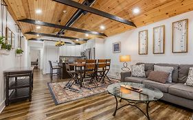 Cozy 3Br Downtown Red Door House