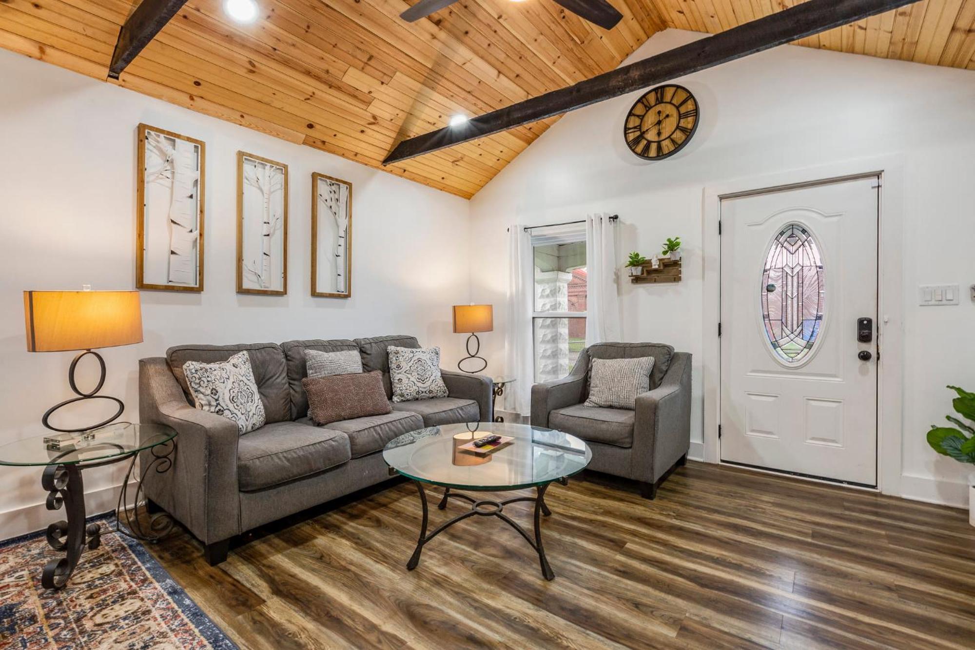 Cozy 3Br Downtown Red Door House Villa Jeffersonville Exterior photo